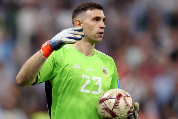 莫佩調(diào)侃撞傷萊諾成就大馬?。骸半y道他不應(yīng)該對(duì)我心存感激嗎？”